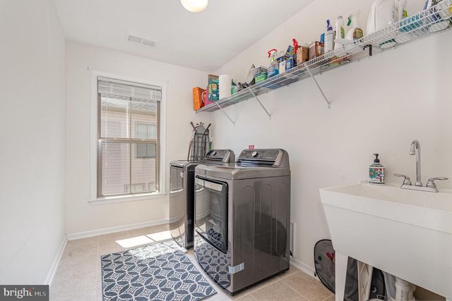 24846 SOMERBY DR, Chantilly, VA 20152