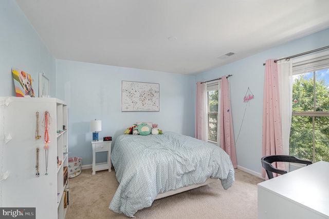 24846 SOMERBY DR, Chantilly, VA 20152