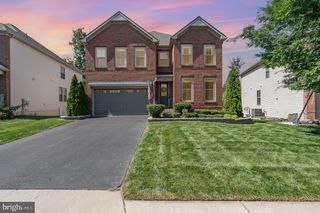 24846 SOMERBY DR, Chantilly, VA 20152