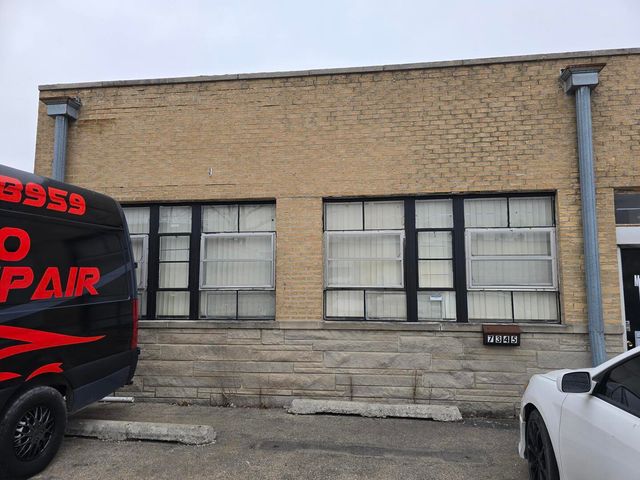 7345 Lawndale Avenue, Skokie, IL 60076