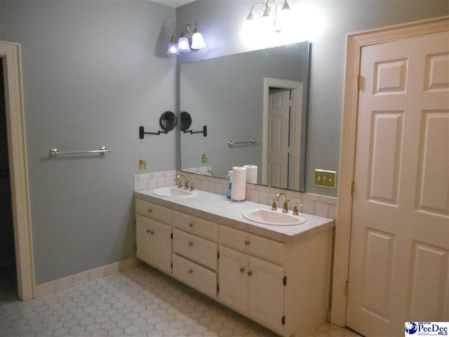 2126 Vespers, Florence, SC 29505