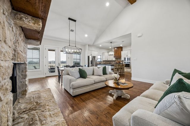 20450 County Road 637, Nevada, TX 75173