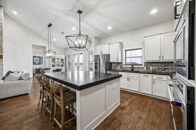 20450 County Road 637, Nevada, TX 75173