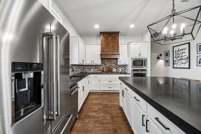 20450 County Road 637, Nevada, TX 75173