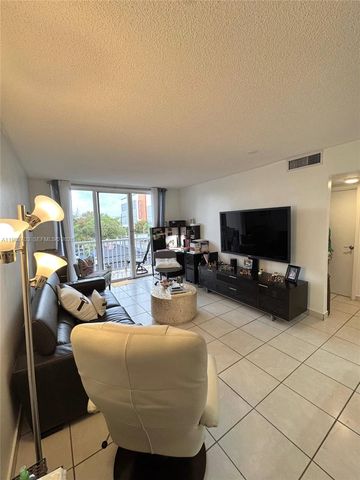 3551 SW 9th Ter 317, Miami, FL 33135