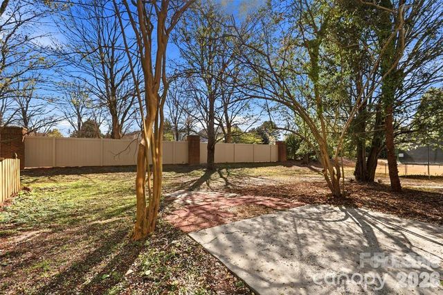 2443 Normancrest Court, Charlotte, NC 28270