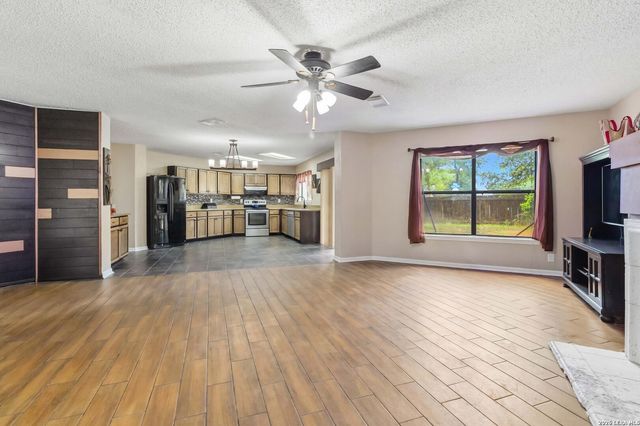 10903 BRISTLE OAK DR, San Antonio, TX 78249