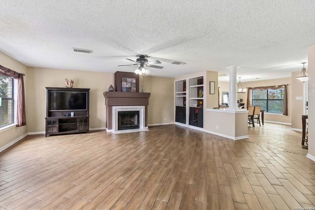 10903 BRISTLE OAK DR, San Antonio, TX 78249