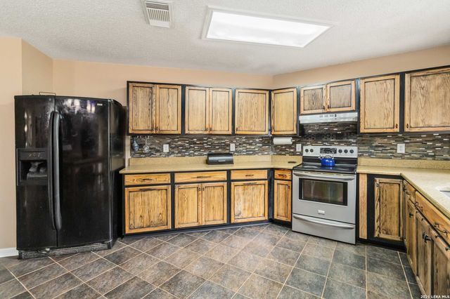 10903 BRISTLE OAK DR, San Antonio, TX 78249