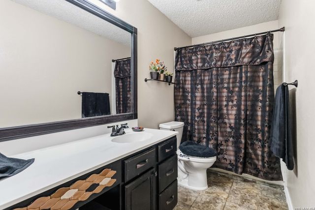 10903 BRISTLE OAK DR, San Antonio, TX 78249