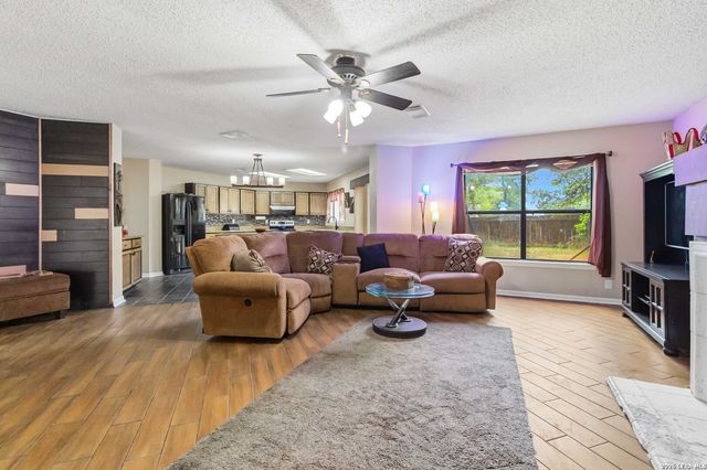 10903 BRISTLE OAK DR, San Antonio, TX 78249