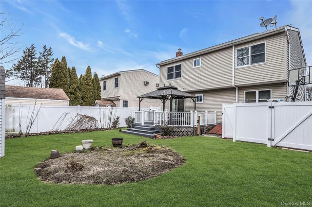 5 Malone Street, Hicksville, NY 11801