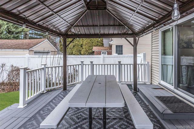 5 Malone Street, Hicksville, NY 11801