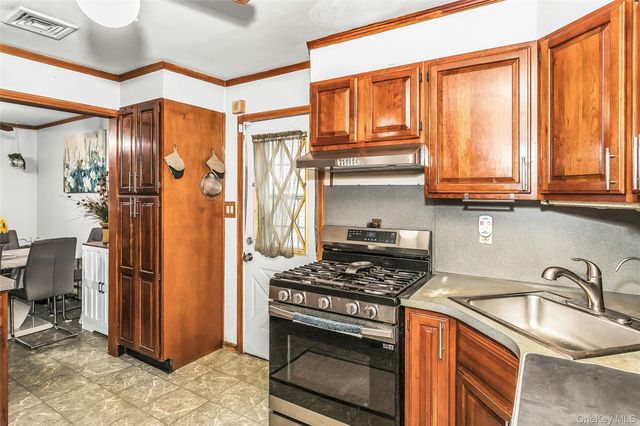 5 Malone Street, Hicksville, NY 11801