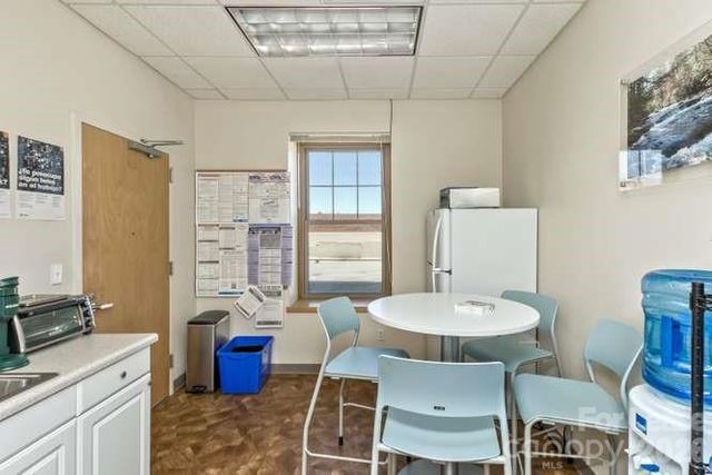 56 College Street 201, Asheville, NC 28801