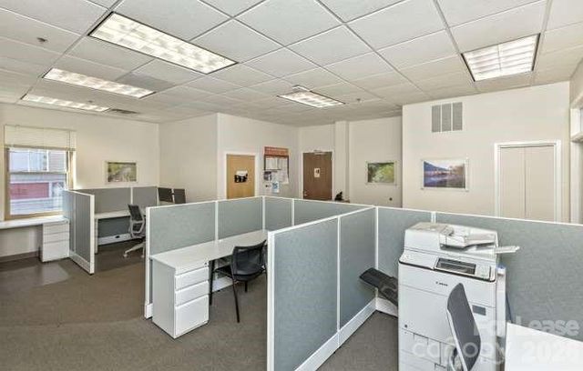 56 College Street 201, Asheville, NC 28801