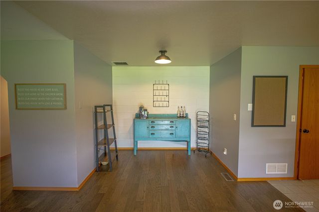 787 N Kendall Road, Sequim, WA 98382