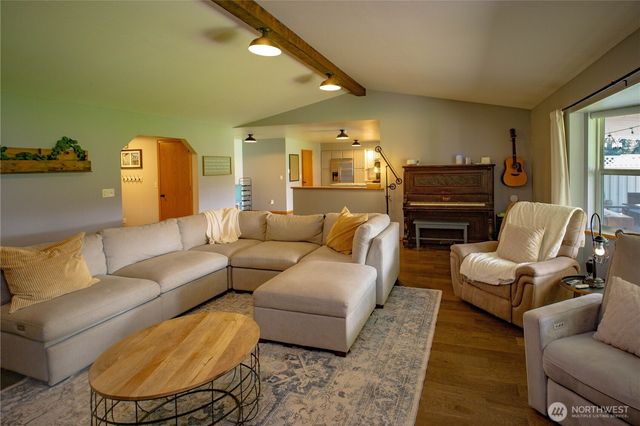 787 N Kendall Road, Sequim, WA 98382