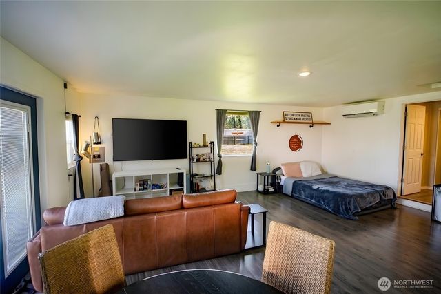 787 N Kendall Road, Sequim, WA 98382
