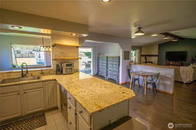787 N Kendall Road, Sequim, WA 98382
