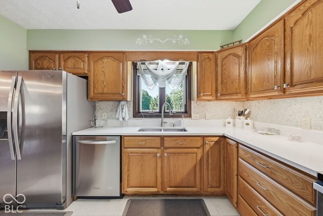 592 Echo Bend Boulevard, Greenwood, IN 46142