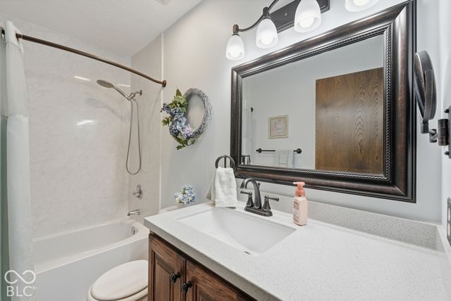 592 Echo Bend Boulevard, Greenwood, IN 46142