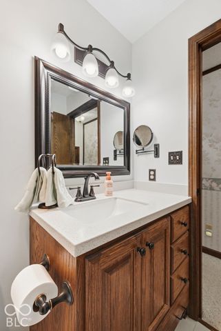 592 Echo Bend Boulevard, Greenwood, IN 46142