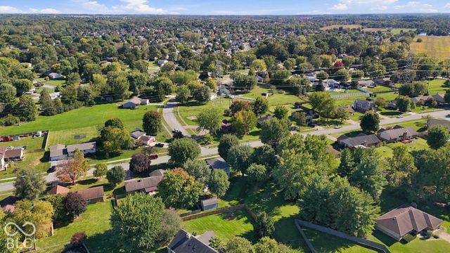 592 Echo Bend Boulevard, Greenwood, IN 46142