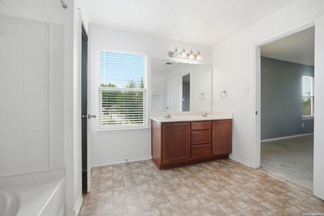 186 Granite Mist, Universal City, TX 78148