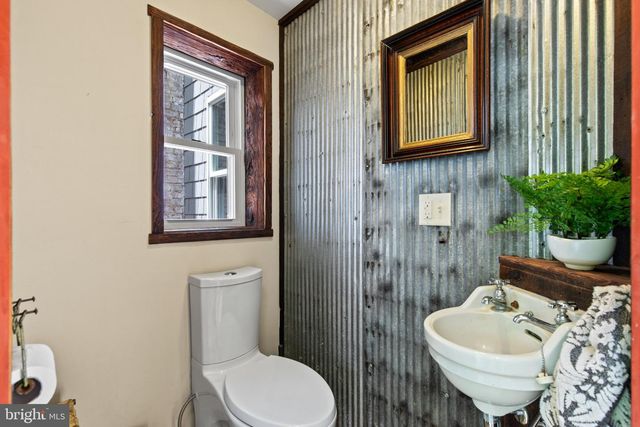 232 E LEMON ST, Lancaster, PA 17602