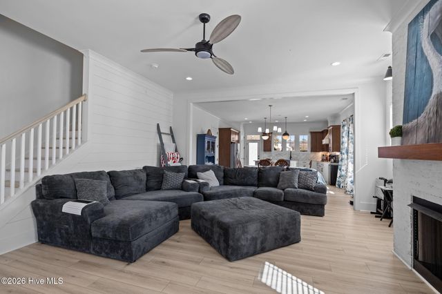 303 Cannonsgate Drive, Newport, NC 28570