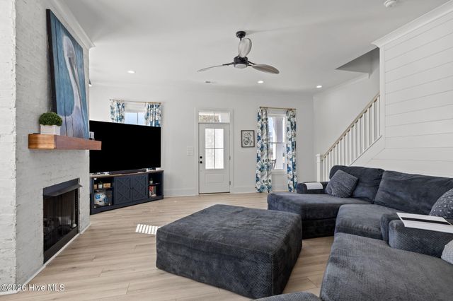 303 Cannonsgate Drive, Newport, NC 28570