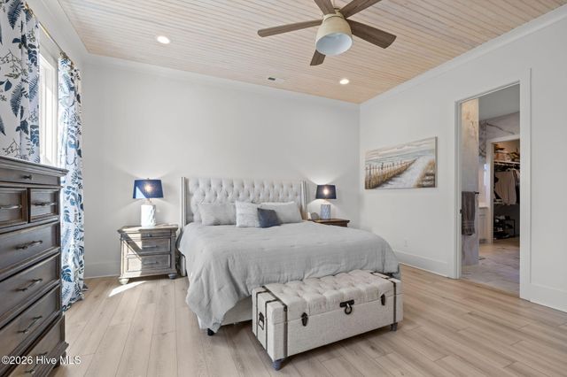 303 Cannonsgate Drive, Newport, NC 28570