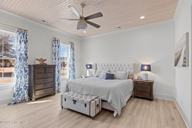 303 Cannonsgate Drive, Newport, NC 28570