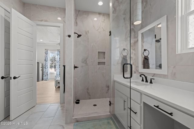 303 Cannonsgate Drive, Newport, NC 28570