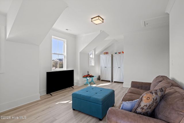 303 Cannonsgate Drive, Newport, NC 28570