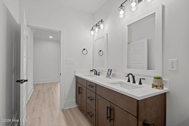 303 Cannonsgate Drive, Newport, NC 28570