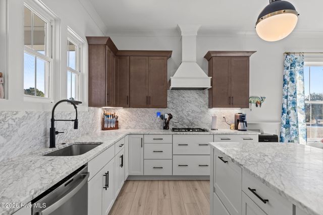 303 Cannonsgate Drive, Newport, NC 28570