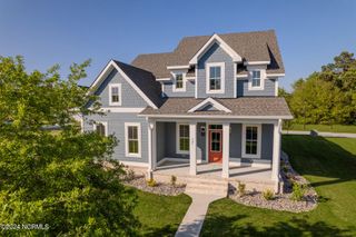 303 Cannonsgate Drive, Newport, NC 28570