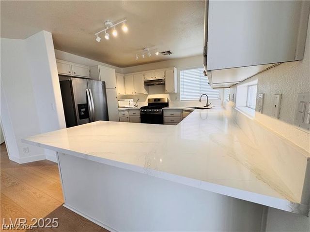 6608 Lund Drive, Las Vegas, NV 89108