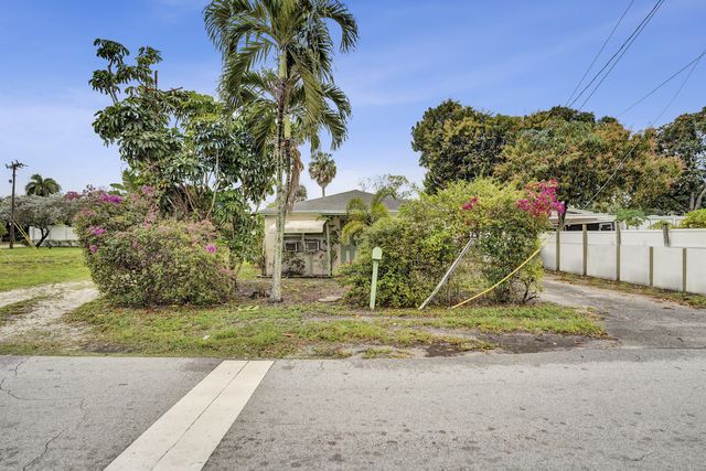 1412b NW 7th Street b, Pompano Beach, FL 33069