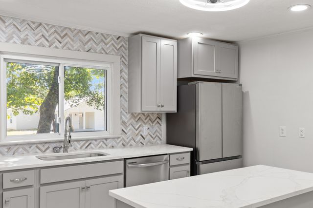 658 Ann Ave, Gallatin, TN 37066