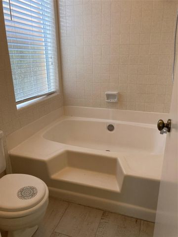 2015 Shorewood Lane, Sugar Land, TX 77479