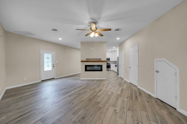16818 W Alderson, Montgomery, TX 77316