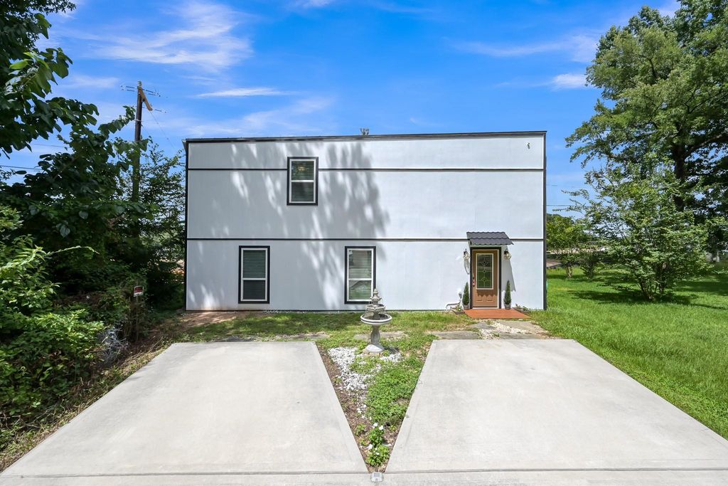 16818 W Alderson, Montgomery, TX 77316