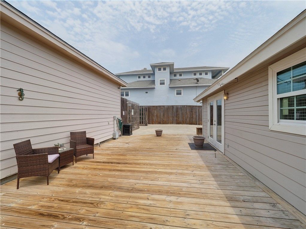 419 E Cotter Ave, Port Aransas, TX 78373 — photo 4