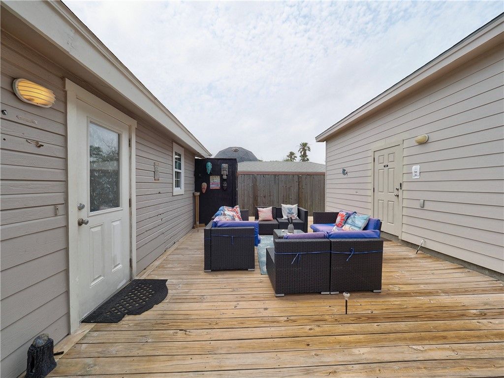 419 E Cotter Ave, Port Aransas, TX 78373 — photo 5