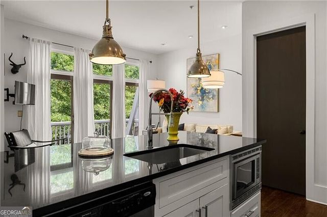 9121 Selborne Lane, Chattahoochee Hills, GA 30268