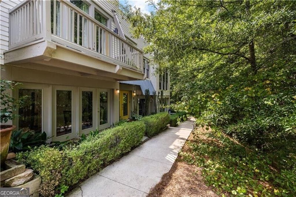 9121 Selborne Lane, Chattahoochee Hills, GA 30268