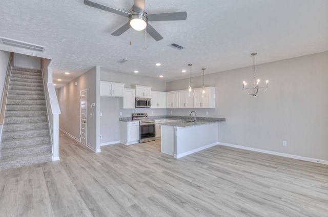 31 Hardwood Rd, Tullahoma, TN 37388